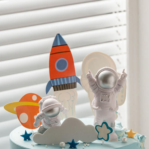 情景蛋糕 宇航员 牛奶奶油情景蛋糕 生日蛋糕 大理同城送 商品图2