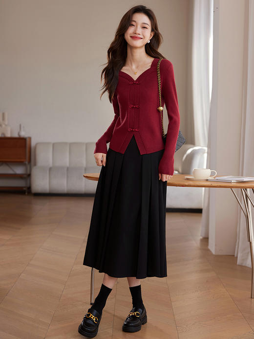 【年终特卖】熙世界国风盘扣方领红色毛衣本命年新中式针织衫上衣 商品图4