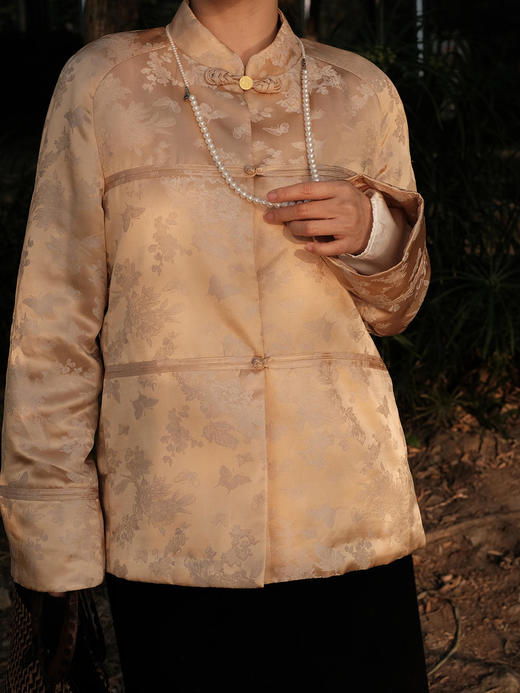 盛唐牡丹 |香槟蝶恋花真丝交织提花棉服(不夹棉) 商品图1