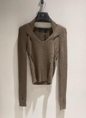 WUS01-1121-2  JUNLI棕色挂脖毛衣 [ ]