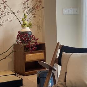 城喧二层卧室胡桃色手工编藤床头柜