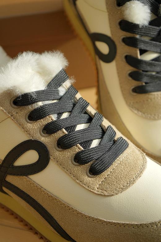 全国包邮！官网同款售价1900+！罗意威加毛德训阿甘鞋 ，增高4cm，时髦也可以的美的毫不费力！进口牛皮 +内里澳洲进口羊毛，保暖时尚！【无标发货，支持七天无理由退换货】 商品图10