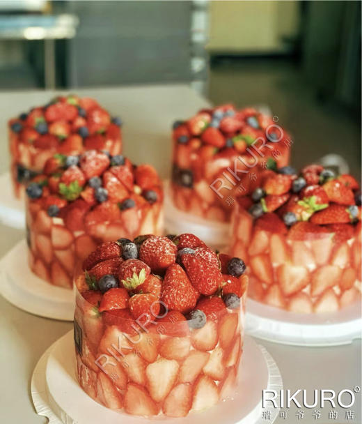🍓草莓多多 | 三倍满料草莓红丝绒蛋糕 商品图1
