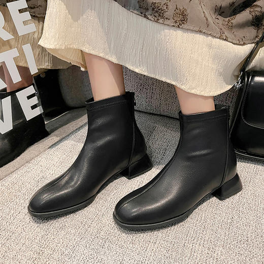 ZHR短靴女2023新款秋冬法式休闲时尚百搭粗跟显瘦厚底马丁靴 商品图1