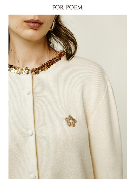 ForPoem 原创设计圣诞新年红色亮片领口花朵刺绣羊毛针织开衫毛衣外套 商品图3