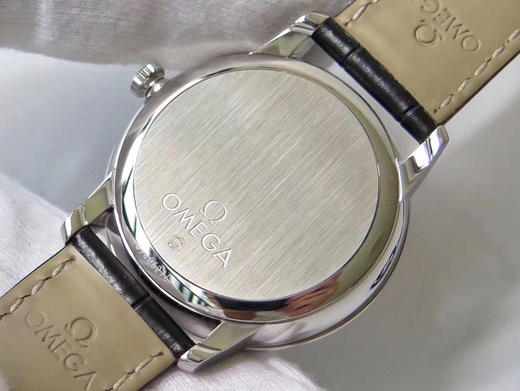 ZF蝶飞动能欧米茄蝶飞系列多功能腕表，带来重大技术突破——不仅完美实现正品所有功能，就连大小厚度也与原装无异（市场独家厚度与正品一致）。【表壳】腕表尺寸39.5X12.5mm 风格简约的壳套雅致华美， 商品图4