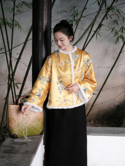 限量款|  盛唐牡丹 手推绣水貂棉服 商品图9