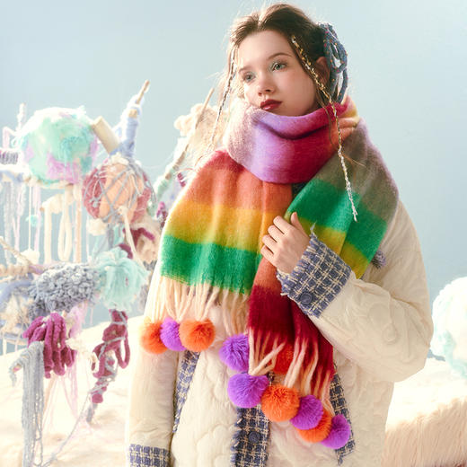 两三事梦彩纪元2024冬季新款复古毛球装饰彩虹色毛呢围巾女款 商品图1
