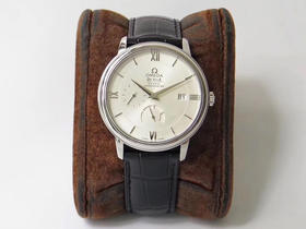 ZF蝶飞动能欧米茄蝶飞系列多功能腕表，带来重大技术突破——不仅完美实现正品所有功能，就连大小厚度也与原装无异（市场独家厚度与正品一致）。【表壳】腕表尺寸39.5X12.5mm 风格简约的壳套雅致华美，