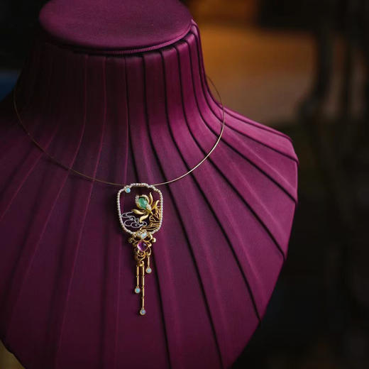 龢盒原创 18k金镶古典团扇翡翠荷花胸针吊坠二用 商品图4