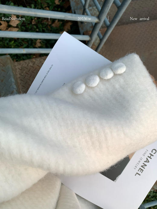 Read Nameless /韩素希白色绵羊毛大衣 商品图14