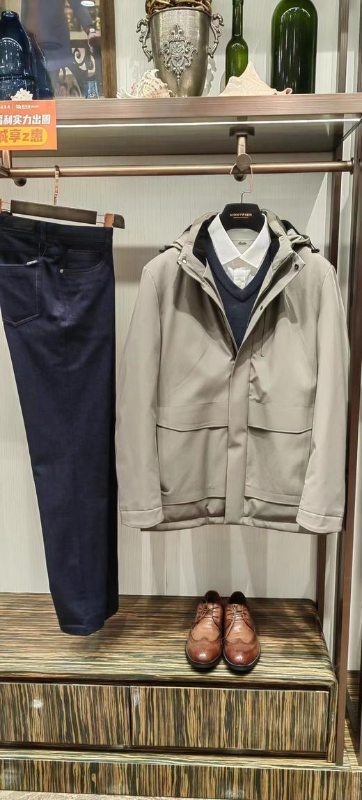 蒙帝菲尔羽绒服 商品图0