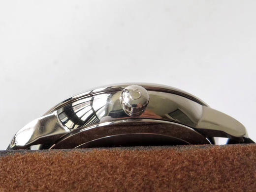 ZF蝶飞动能欧米茄蝶飞系列多功能腕表，带来重大技术突破——不仅完美实现正品所有功能，就连大小厚度也与原装无异（市场独家厚度与正品一致）。【表壳】腕表尺寸39.5X12.5mm 风格简约的壳套雅致华美， 商品图5