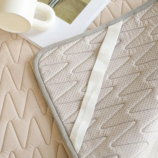 牛奶绒保暖防滑乳胶床垫软垫（可机洗） 商品图9