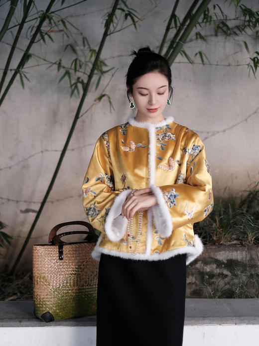 限量款|  盛唐牡丹 手推绣水貂棉服 商品图6