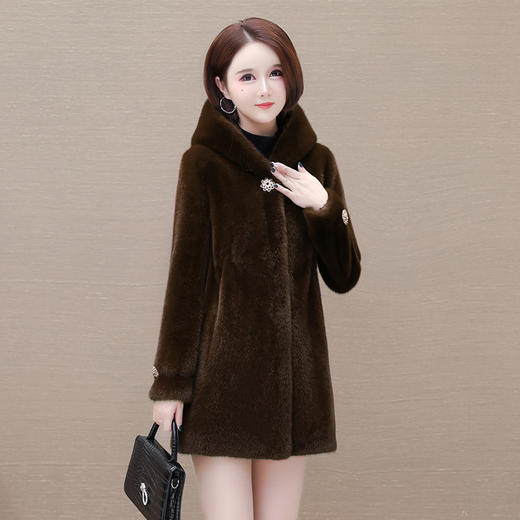 连帽厚款外套，冬季时尚气质女装仿貂绒保暖大衣QYM-LRX-JDR3D21-Y 商品图1