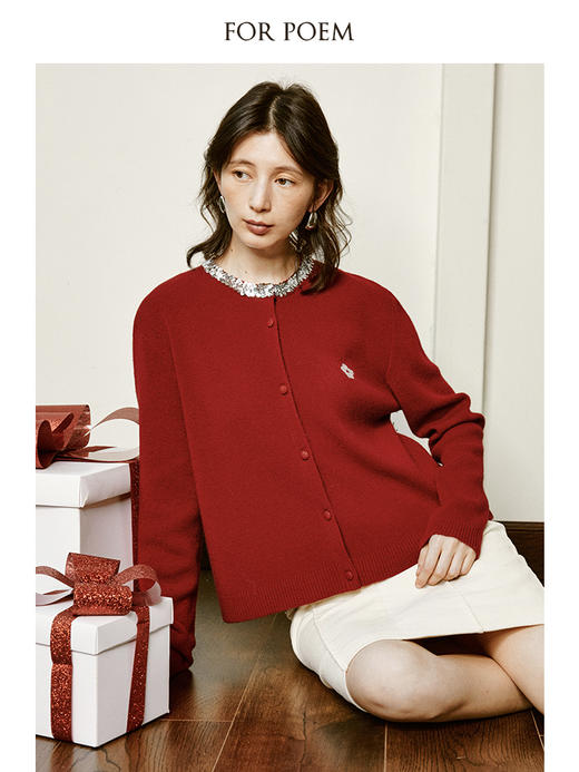 ForPoem 原创设计圣诞新年红色亮片领口花朵刺绣羊毛针织开衫毛衣外套 商品图4
