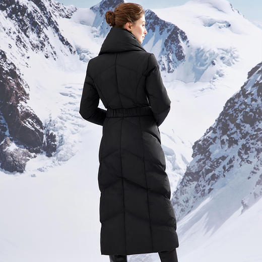 EITIE爱特爱时尚围脖式立领收腰修身长款加厚黑色羽绒服冬新款D2311207 商品图5