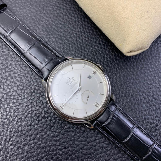 ZF蝶飞动能欧米茄蝶飞系列多功能腕表，带来重大技术突破——不仅完美实现正品所有功能，就连大小厚度也与原装无异（市场独家厚度与正品一致）。【表壳】腕表尺寸39.5X12.5mm 风格简约的壳套雅致华美， 商品图13