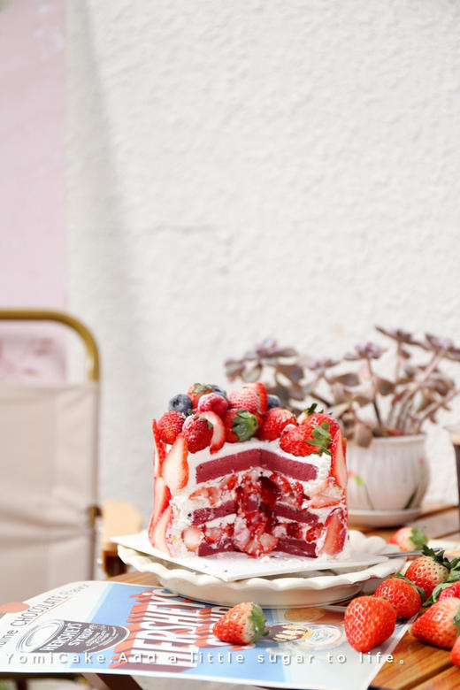 红丝绒草莓蛋糕（4寸包10元跑腿） 商品图0