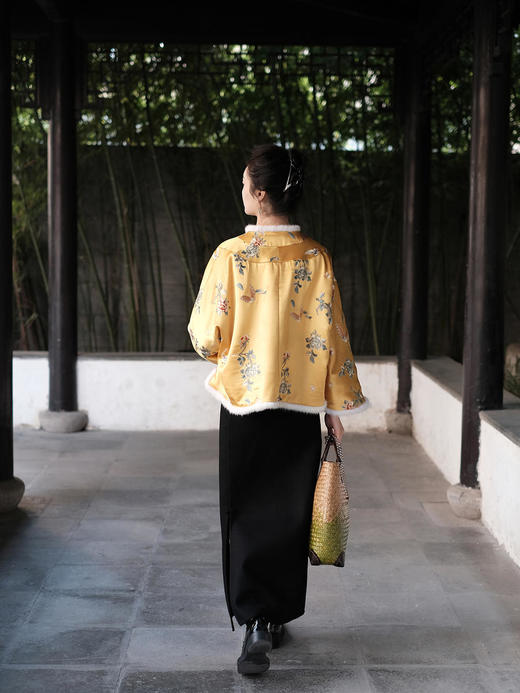 限量款|  盛唐牡丹 手推绣水貂棉服 商品图11