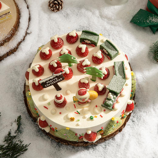 【圣诞礼】圣诞节限定款蛋糕，色泽红润的新鲜草莓，覆于雪白奶油之上， 交织成冬日的微酸与清甜。（赣州幸福西饼q） 商品图1