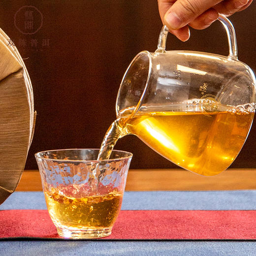 2019年莲饼生茶357g/饼云南七子饼茶干仓陈化古树春茶 商品图3