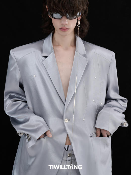 TIWILLTANG启世录“银翼永狱”高奢定制缎面穴位点钻线迹西服套装 商品图3