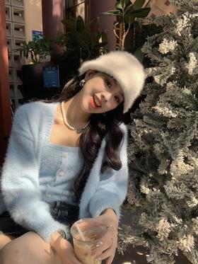 天蓝色真的好适合冬天瞬间令人心情愉悦~