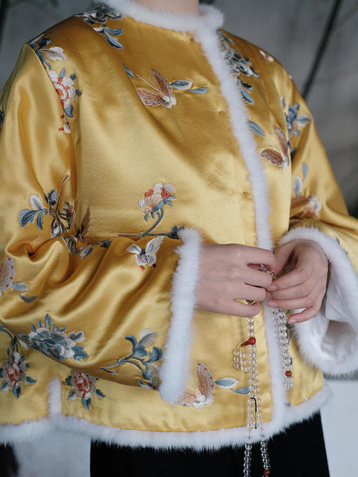 限量款|  盛唐牡丹 手推绣水貂棉服 商品图3