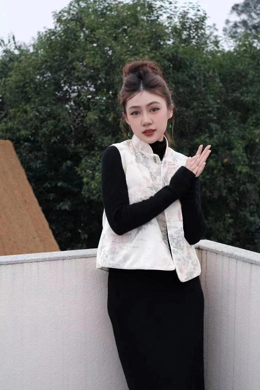 盛唐牡丹|真丝丝绒如意湖亭夹棉马甲 商品图4