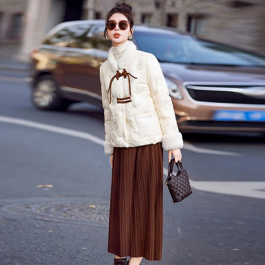 冬季新款，白鸭绒时尚潮流中式复古绣花毛领羽绒服HR-DMGY512 商品图4