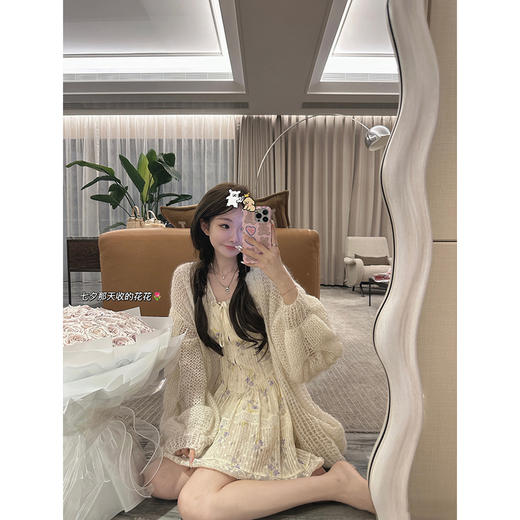 金蘑菇菇 小纸鸢 / holiday节日氛围重工100棉印花蕾丝收腰连衣裙 商品图0