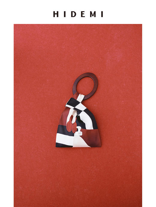 HIDEMI 节日系列“红色的房间”手绘印花限定多用式设计感可拆卸木质手柄手提包 商品图0