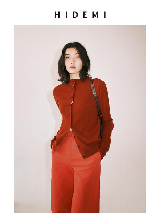 HIDEMI 节日系列车厘子红美利奴羊毛纽扣小立领针织开衫毛衣 商品图2