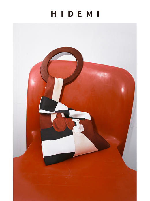 HIDEMI 节日系列“红色的房间”手绘印花限定多用式设计感可拆卸木质手柄手提包 商品图1