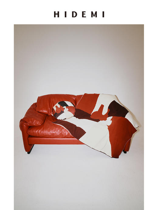 HIDEMI 节日系列“红色的房间”手绘印花限定圆形抱枕 商品图3