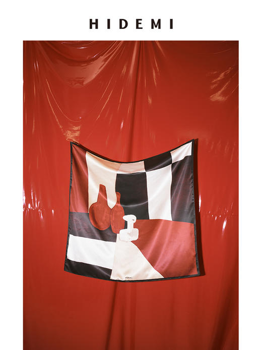 HIDEMI 节日系列“红色的房间”手绘印花限定丝巾 商品图2