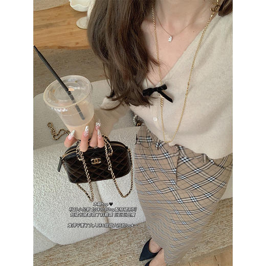 金蘑菇菇 秋日小伦敦 / 设计感小短款V领针织毛衣开衫+斜裁格裙 商品图2