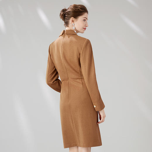 EITIE爱特爱冬季新款时尚修身经典翻领百褶A字裙摆连衣裙7207905 商品图4