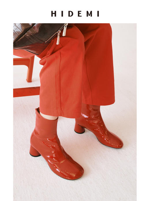 HIDEMI 牛皮圆头设计感粗跟中跟短靴 商品图1