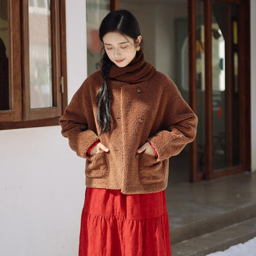 绽放932朵/2023冬季新款焦糖色全澳毛香蕉袖型设计感羊羔毛外套 商品图0