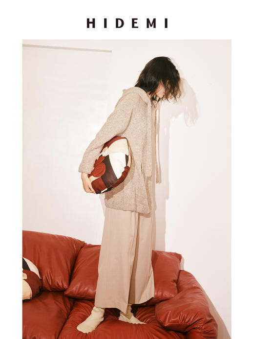 HIDEMI 节日系列限定羊驼毛粗针松弛感口袋连帽大毛衣 商品图3