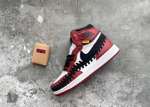 秋冬特惠💰460 三方联名 Union x Air Jordan 1 High OG的这款产品采用 OG 风格的“中性灰”妆容 商品图1