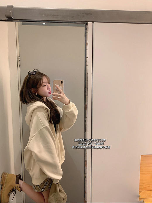 鱼尾半身裙  可搭配白T 小吊带哦  金蘑菇菇 umiere礼拜五的心情 商品图3