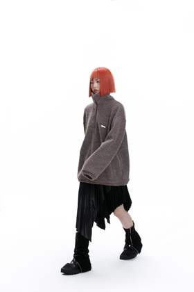 后背立体绣套头羊羔毛卫衣