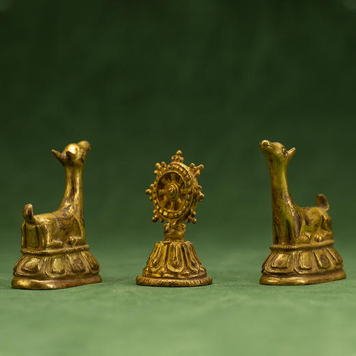 铜鎏金卧鹿及宝轮一组 商品图4