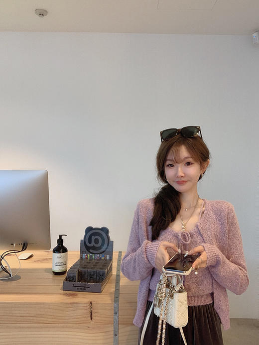 金蘑菇菇 le bonbon小奈利 双倍嗲味/ 温柔风针织开衫吊带两件套 商品图0