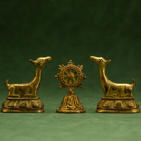 铜鎏金卧鹿及宝轮一组