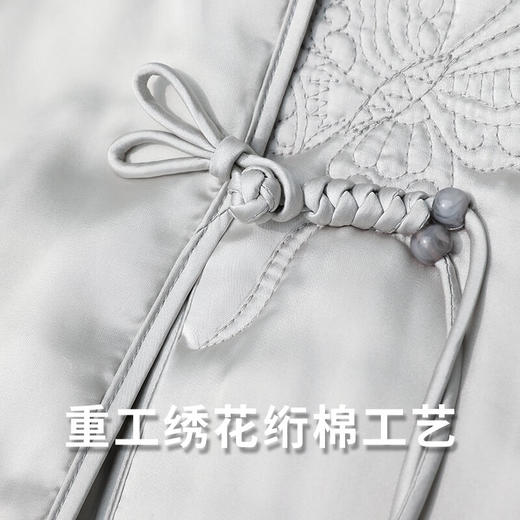 COCOBELLA新中式缎面刺绣盘扣棉服女国风轻型绗棉外套MF3002 商品图3